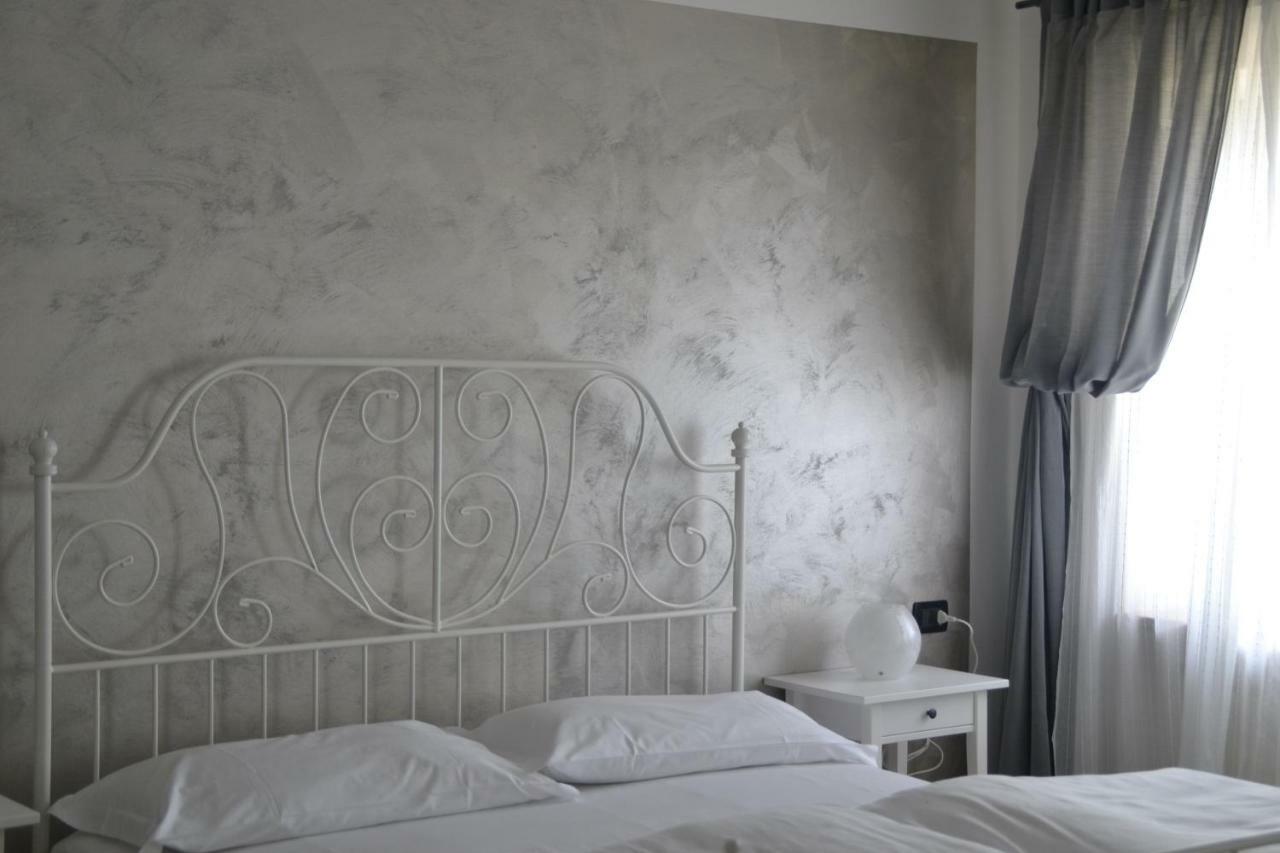 מאלצ'סינה Appartamenti Casa Palazzina מראה חיצוני תמונה