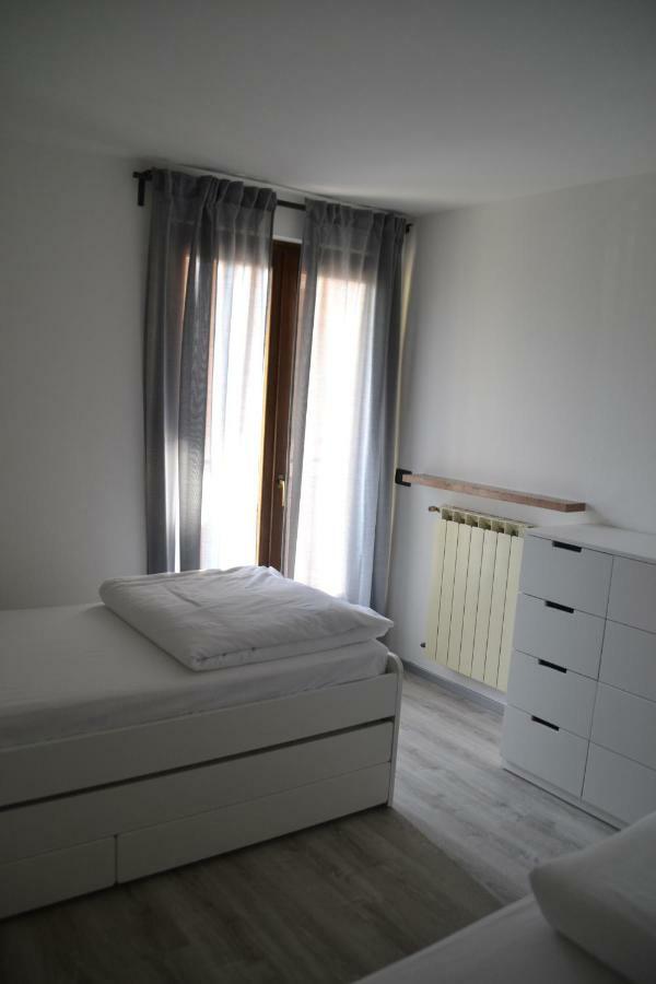מאלצ'סינה Appartamenti Casa Palazzina מראה חיצוני תמונה