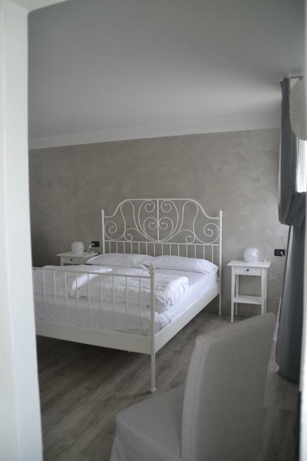 מאלצ'סינה Appartamenti Casa Palazzina מראה חיצוני תמונה