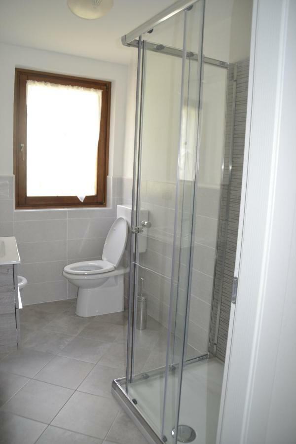 מאלצ'סינה Appartamenti Casa Palazzina מראה חיצוני תמונה