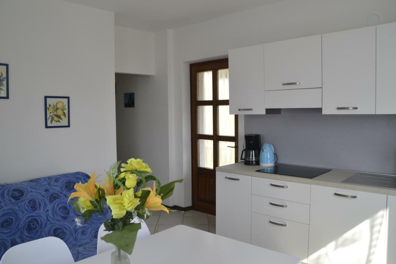 מאלצ'סינה Appartamenti Casa Palazzina מראה חיצוני תמונה